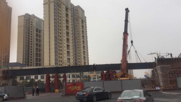 金格建科承建洞株路快速化改造（株洲段） 跨橋工程復工并首吊成功